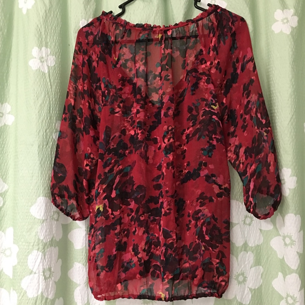 Express sheer 3/4 sleeve large top. - Picture 3 of 3